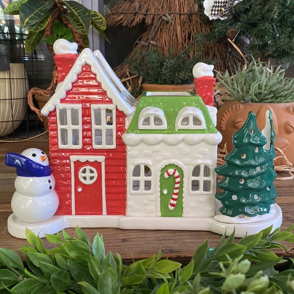 Bath and Body Works Holiday Traditions The Holiday Village Luminary from 2013⛄️
